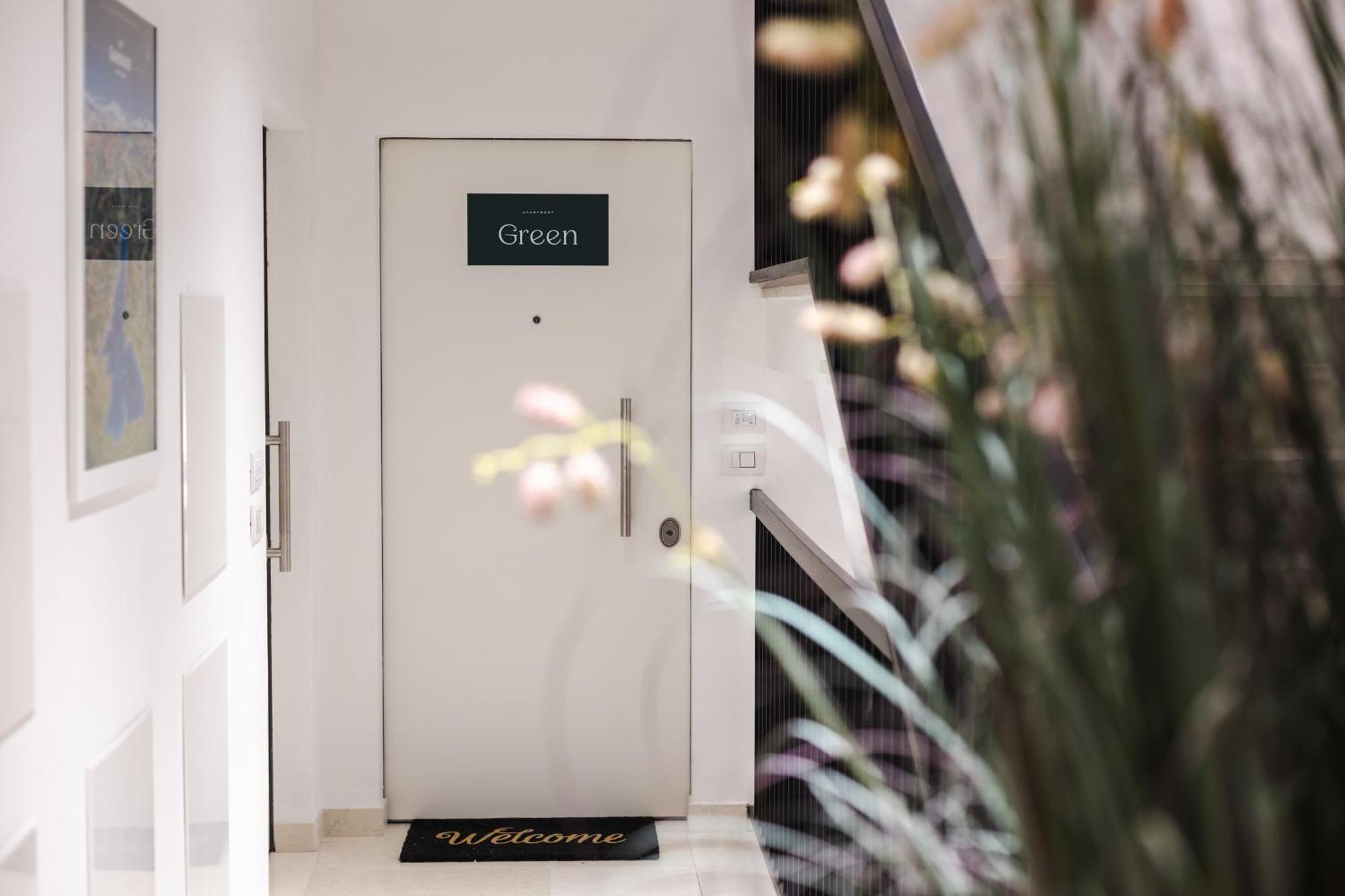 Boutique Apartments By Annalisa Torbole Sul Garda Luaran gambar