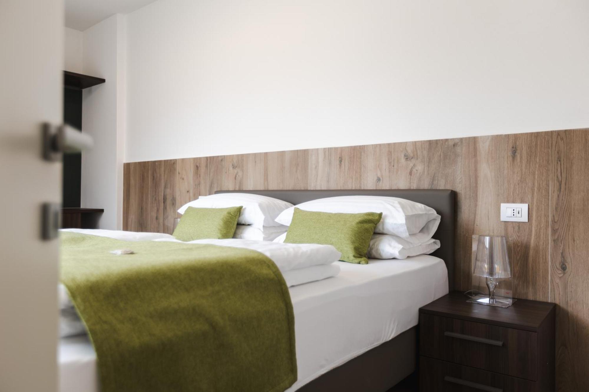 Boutique Apartments By Annalisa Torbole Sul Garda Luaran gambar